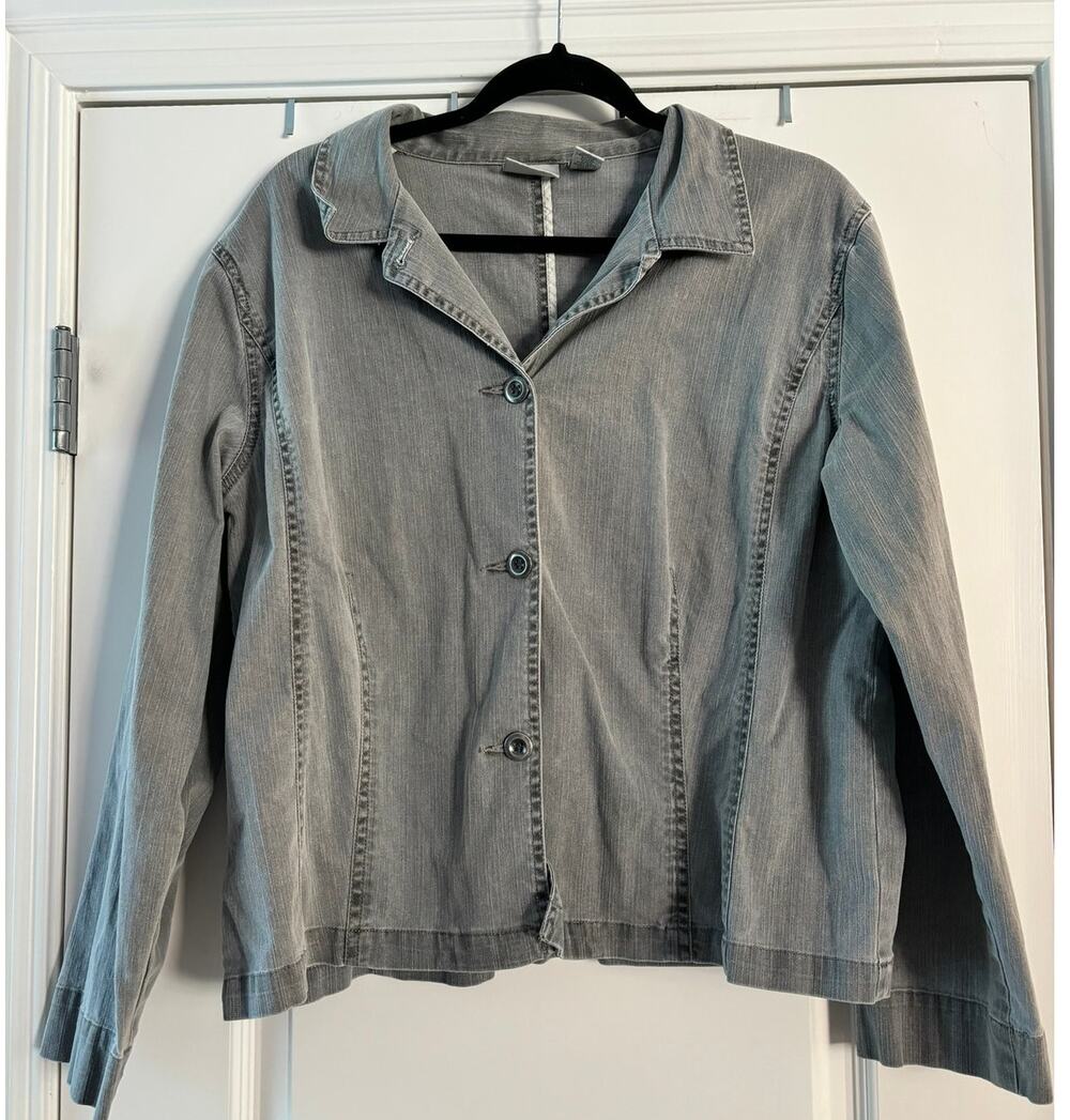 Chico's Light Gray Button Front Stretch  Collared Jean Jacket Size 2 (Large)